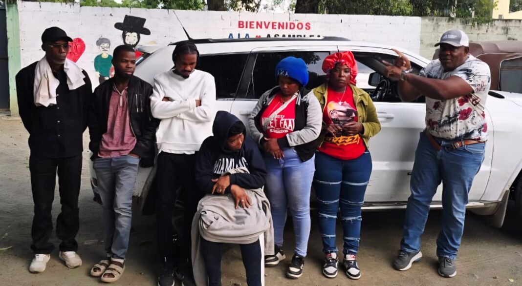 Ejército arresta en Santiago a un hombre señalado por traficar con indocumentados; transportaba seis