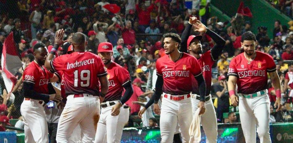 El Escogido triunfa y se aleja en el primer lugar del Round Robin