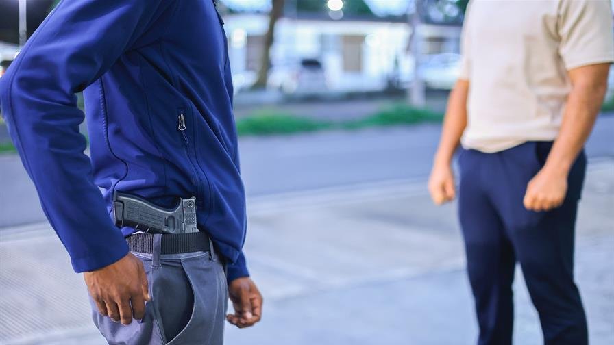 En RD 245,396 armas legales en manos de civiles, ¿cuál es el rango de edad que más la usa?