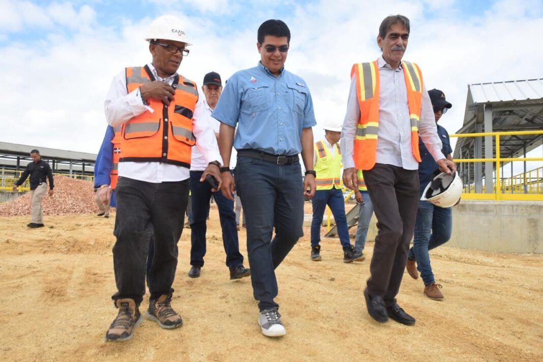 Fellito supervisa avances del Acueducto Oriental Barrera de Salinidad