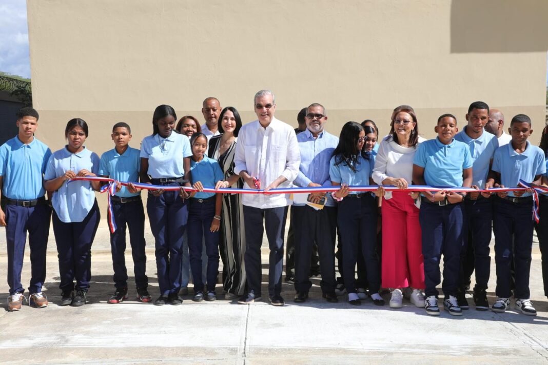 Gobierno inaugura centro educativo León Romilio Rodríguez en Las Matas de Farfán
