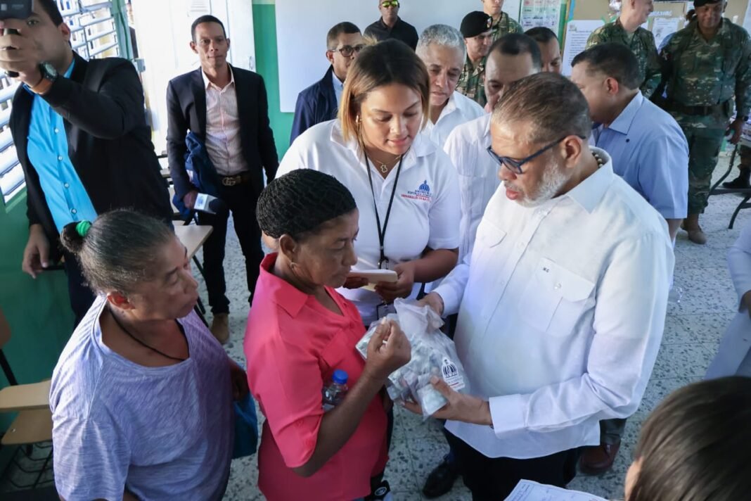 Gobierno lleva jornada asistencial a comunidades de Dajabón a través de la DGDC y el Ejército RD