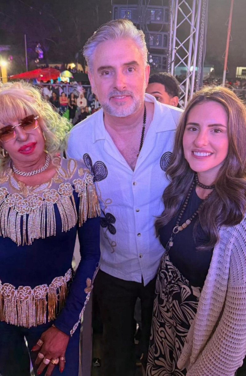 Harry Geithner, el actor colombiano que se dio baño de pueblo con Fefita, El Chaval y Krisspy en RD