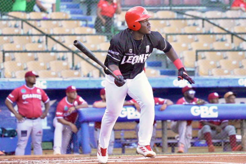 Héctor Rodríguez jugará la final con los Leones del Escogido