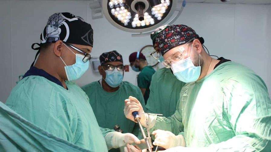 Hospital Ney Arias Lora realiza jornada quirúrgica de reemplazo de cadera y rodilla