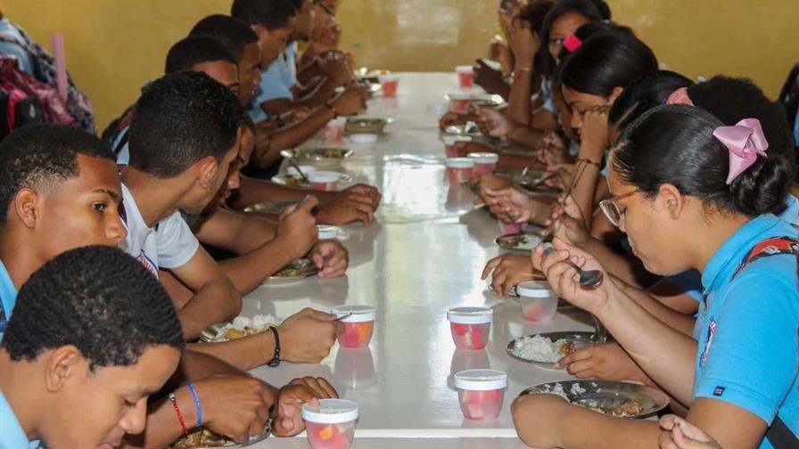 Inabie dice que ha reducido casi a la mitad el consumo de sal en la alimentación escolar