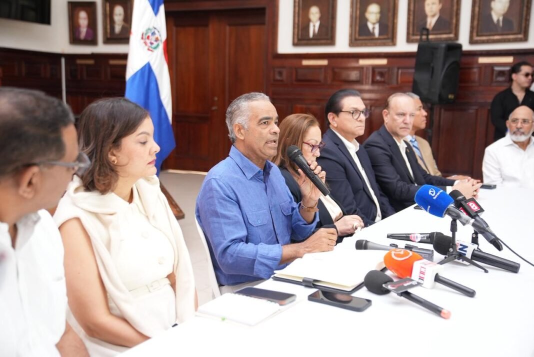 Joel Santos reitera que no existe plan de explotación en la cordillera Septentrional