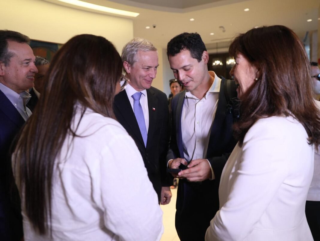 Kast inicia agenda en RD y elogia desarrollo y seguridad del país