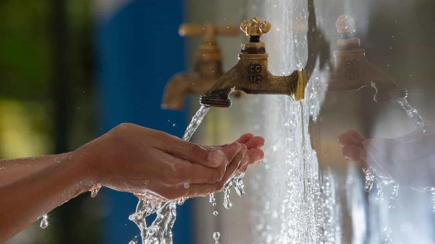 Más de 10 sectores de Santo Domingo sin agua por avería provocada por un camión perforador