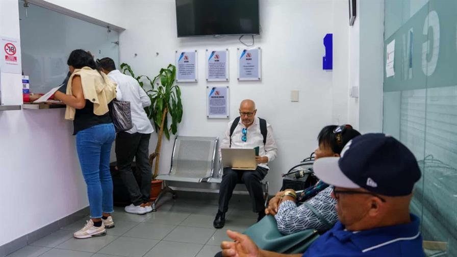 Migración emitió 48,648 permisos de viaje para menores en el 2025 y redujo su entrega a 24 horas Migración emitió 48,648 permisos de viaje para menores en el 2025 y redujo su entrega a 24 horas
