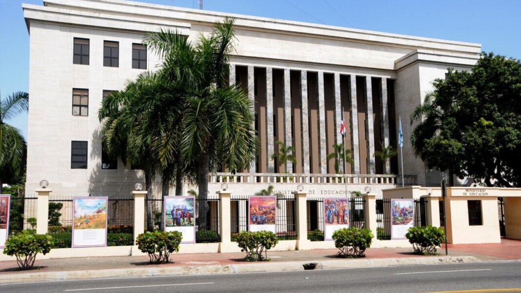 Ministerio de Educación recuerda que las clases se reanudan el 6 de enero Ministerio de Educación recuerda que las clases se reanudan el 6 de enero
