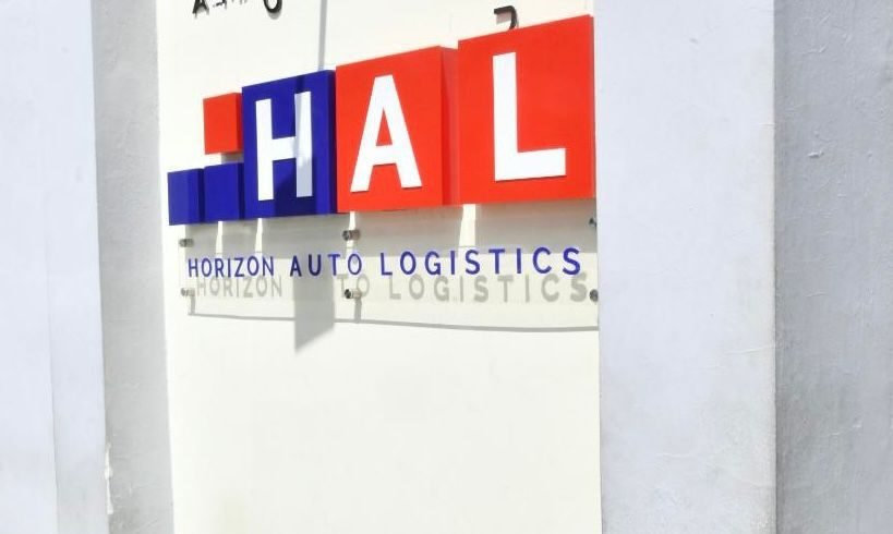 Muere conductor tras caer camión al río Ozama en el Puerto Santo Domingo