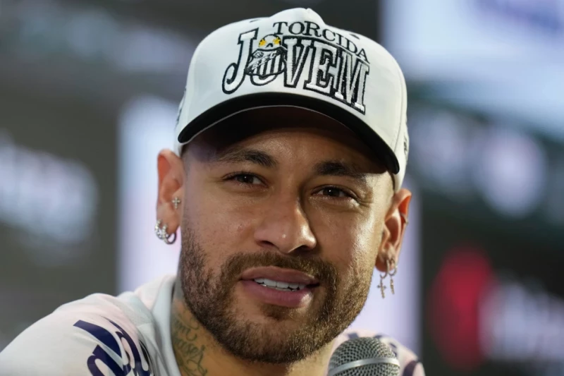 Neymar amplía su contrato con el equipo de Santos hasta finales de 2026
