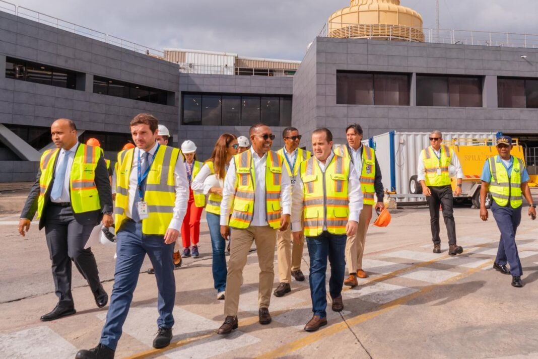 Paliza supervisa avances de nueva terminal del AILA