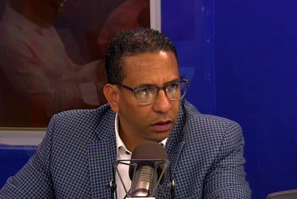 Pedro Jiménez denuncia presunto maltrato a clientes en restaurante de Playa Nueva Romana