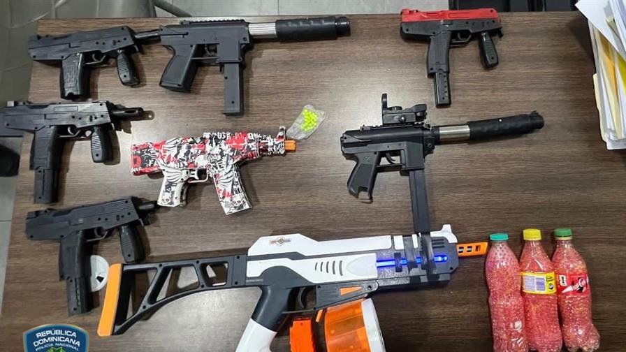 Policía detiene a 18 jóvenes por disturbios con pistolas de hidrogel en San Pedro de Macorís