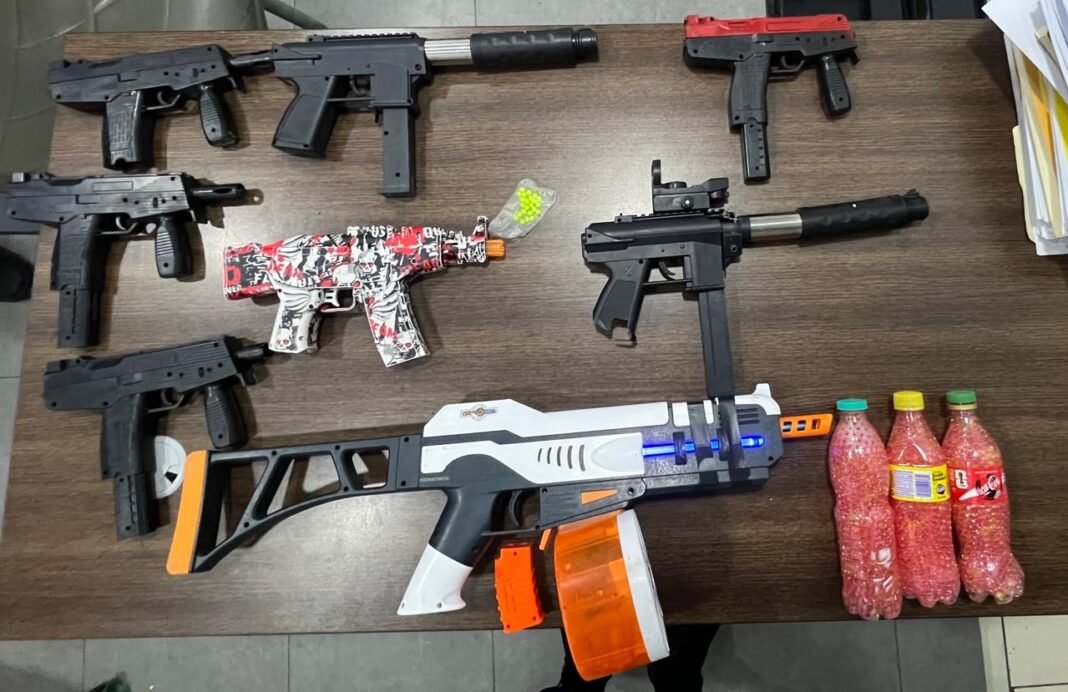 Policía Nacional detiene a 18 jóvenes durante operativos preventivos por disturbios en la vía pública con pistolas de hidrogel