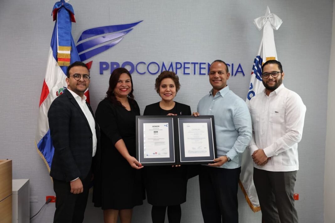 ProCompetencia obtiene certificación ISO 9001:2015 y marca hito regional en gestión pública