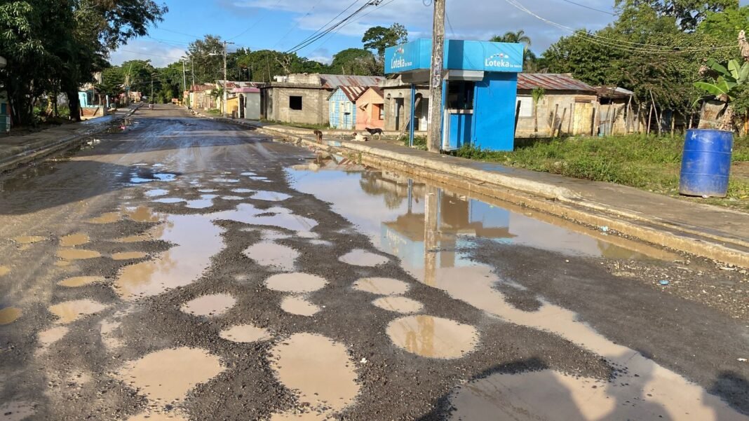 Retrasos prolongan calvario vial en Sabana Grande de Boyá