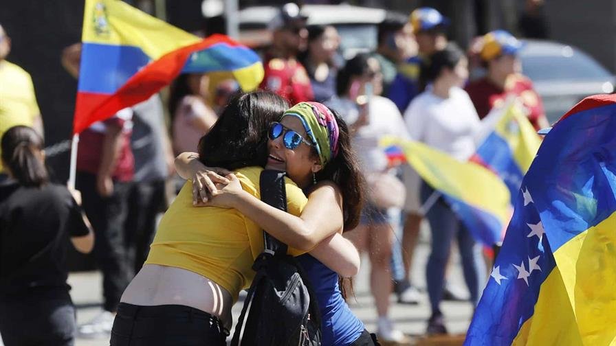 Venezolanos en RD reaccionan con expectativa e incertidumbre tras la captura de Nicolás Maduro