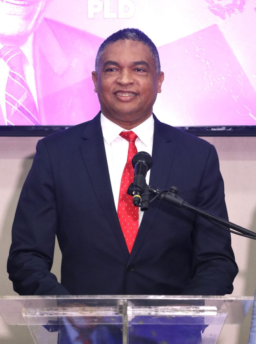 Yván Lorenzo califica de «fraude internacional» desfalco a SeNaSa