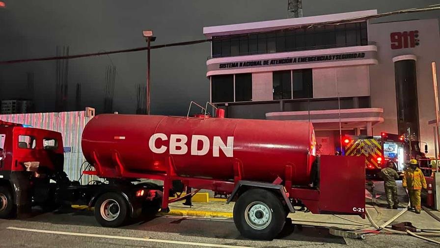 Cuerpo de Bomberos controla incendio en sede del Sistema 9-1-1