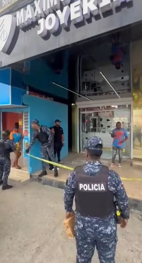 DICRIM asume investigación de asalto a joyería en San Pedro de Macorís