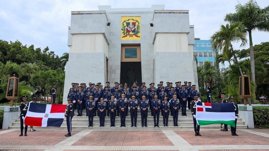 Director general de la Policía Nacional participa en acto conmemorativo del Mes de la Patria
