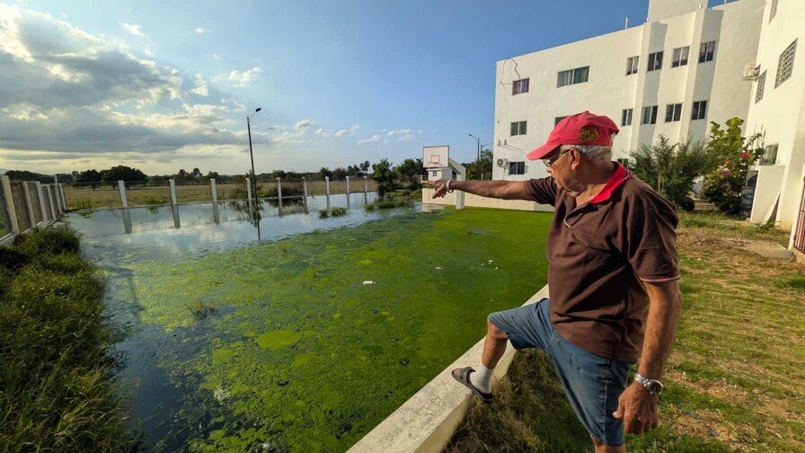 ¡De Locos! Aguas Negras en Mi Vivienda de Santiago Rodríguez: Un Relajo que Huele Mal