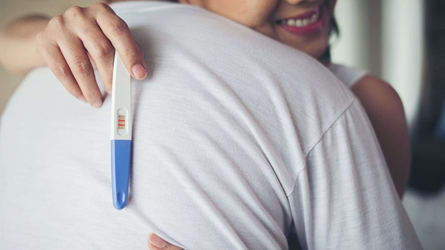 Maternidad tardía impulsa la demanda de fertilización in vitro en el país