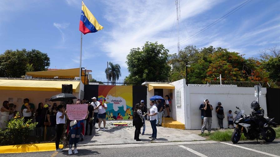 Venezuela y República Dominicana reactivan servicios consulares y conexión aérea