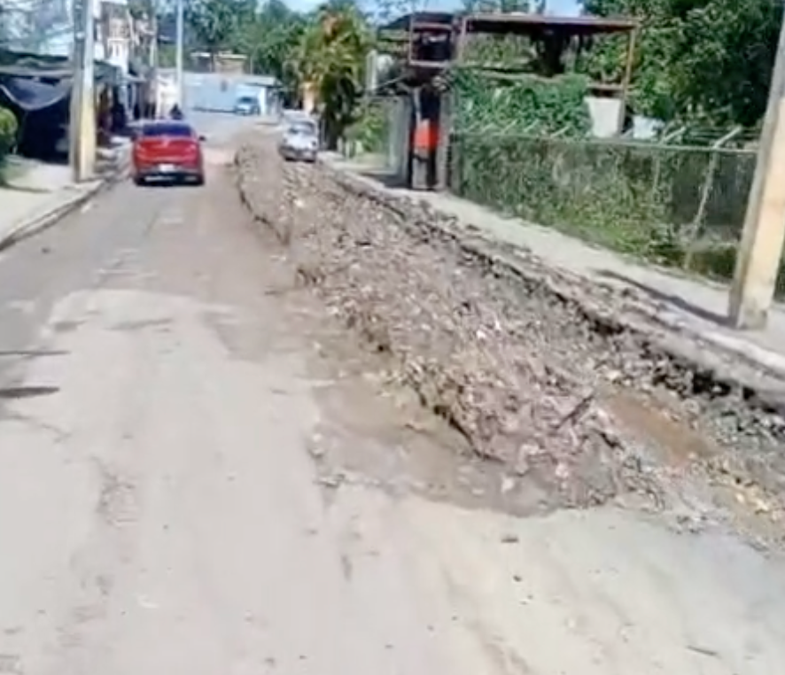 Caos en La Isabela: El ‘Relajo’ de Obras que tiene el Tránsito Detenido Caos en La Isabela: Obras que tiene el Transito Detenido