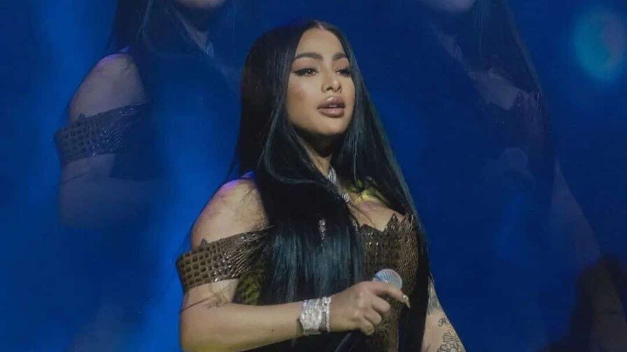 ¡Qué Bonche! La Vaina de Yailin y las Armas Modificadas en el Patio El Caso Yailin y las Armas Modificadas en República Dominicana