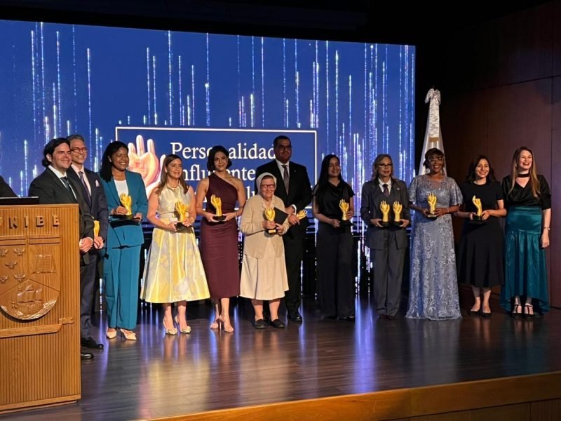 ¡Qué Vaina Bacana! DiarioSalud Premia a los Titanes de la Salud en RD DiarioSalud Premia a los Titanes de la Salud en RD