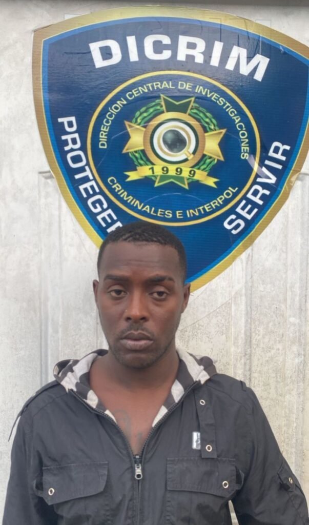 ¡Cayó ‘Maquiteria’! El ‘tigueraje’ detrás del doble homicidio en Yamasá ahora ante la justicia Capturan a Maquiteria, acusado de doble homicidio en Yamasá