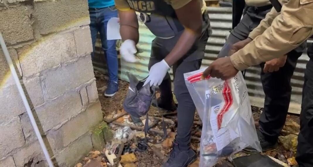 La DNCD detiene a Cacon y El Lindo, jefes del microtráfico en Boca Chica