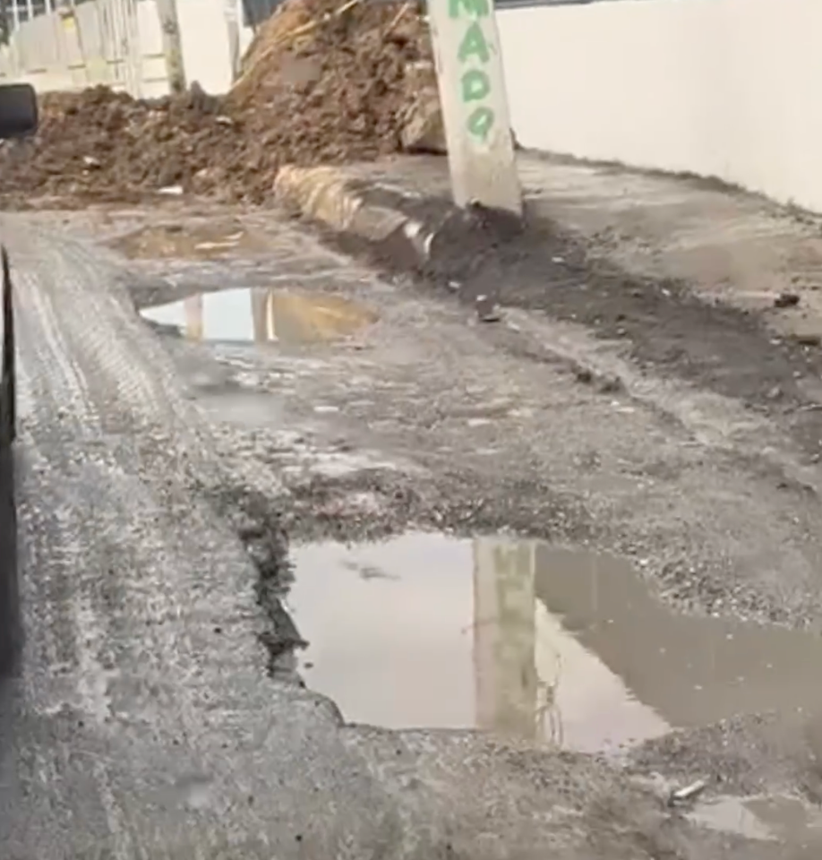 ¡Qué Despelote! CAASD Desbarata Carretera en Pantoja Recién Reparada