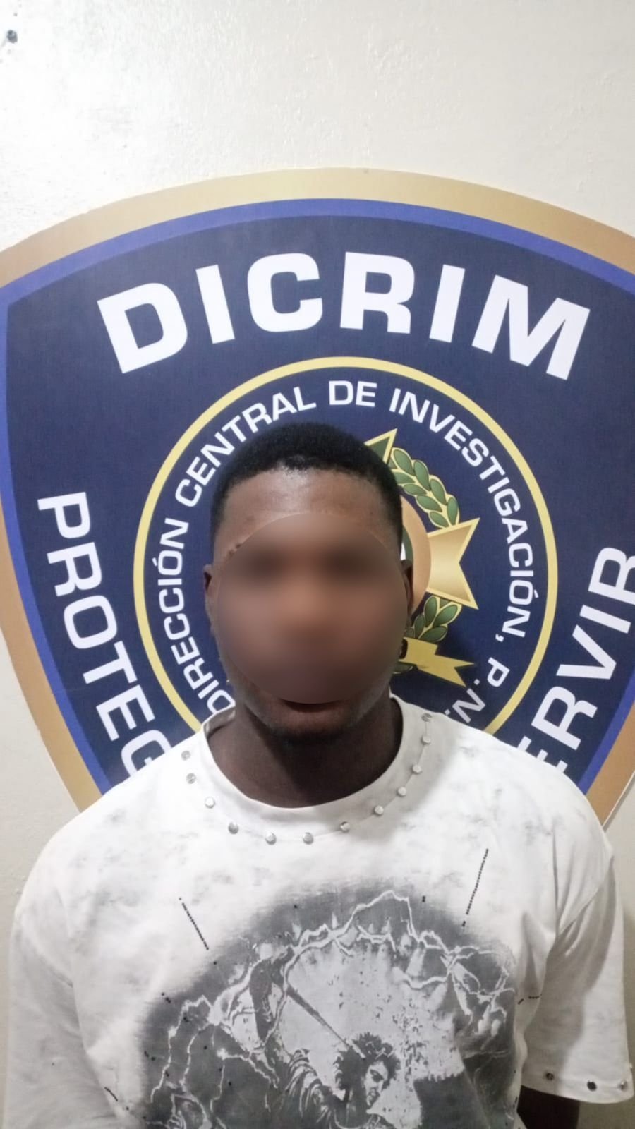 ¡Qué vaina! Apresan joven en Constanza con “cuartos” dizque falsos