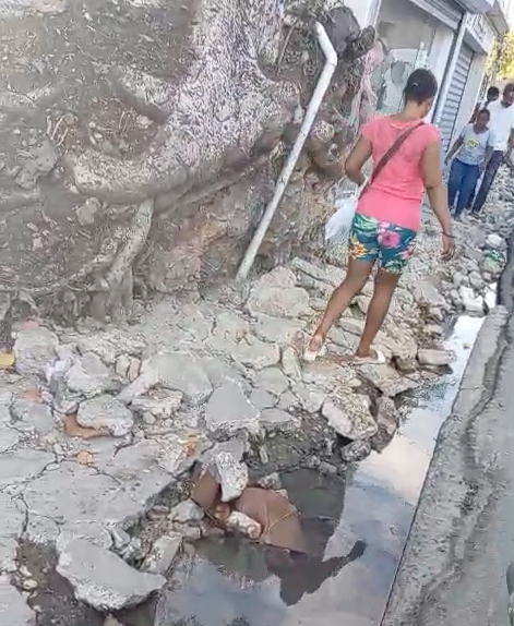 ¡Qué Vaina! El Café de Herrera en Aprietos por Atrasos en Aceras