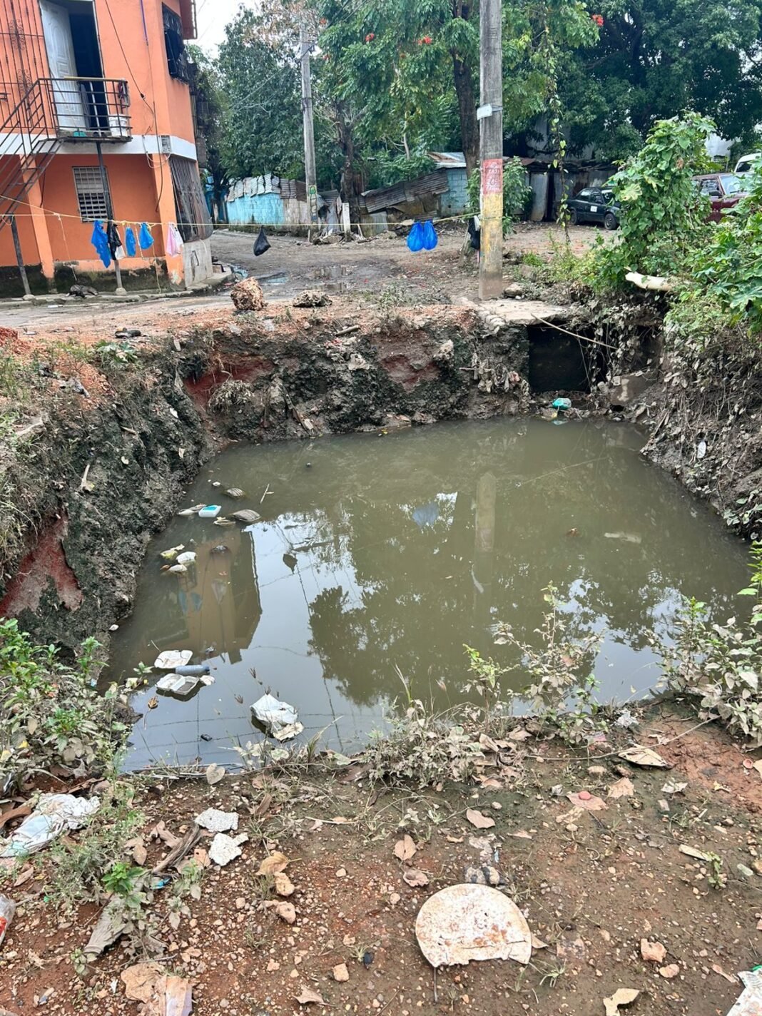 ¡Qué Vaina! El Abandono Vial en Villa Faro Genera Preocupación y Peligro