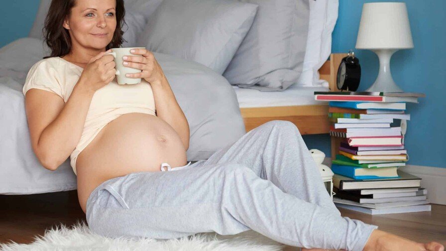 Maternidad Tardía en RD: ¡El ‘Coro’ de Cuarentonas Coge Vuelo! Maternidad Tardía en RD: El Grupo de Cuarentonas Coge Vuelo