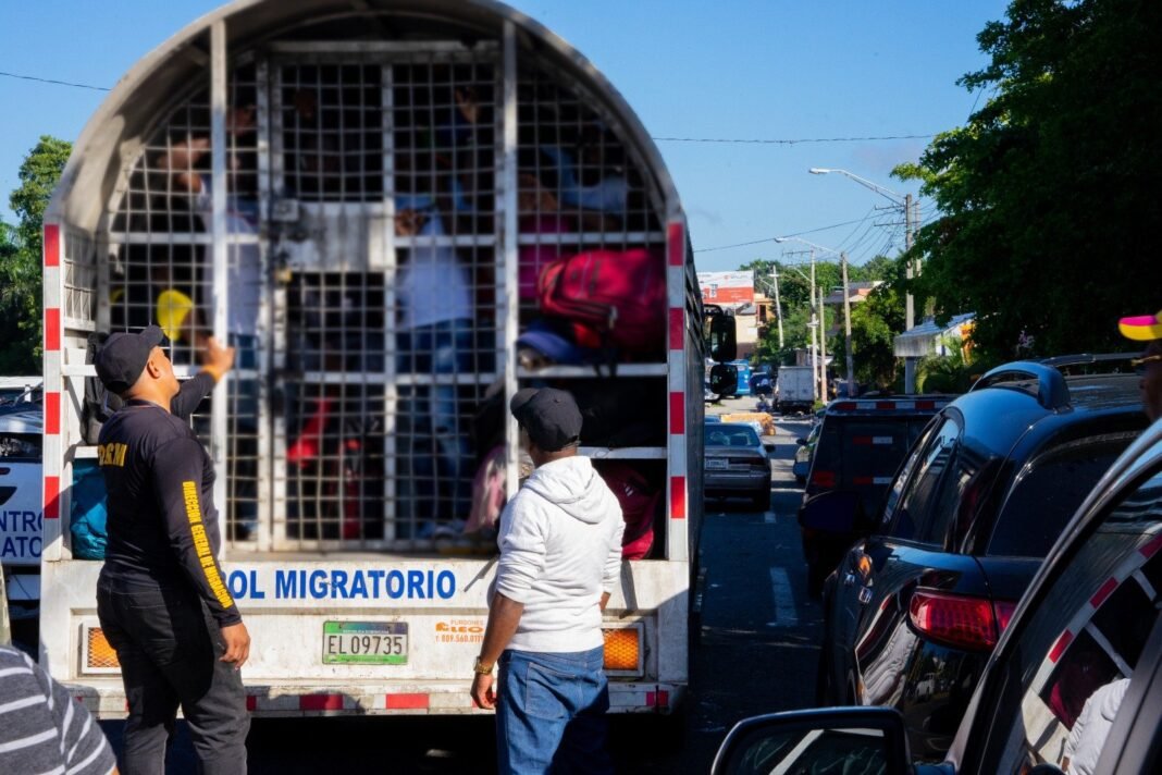Migración se pone las pilas: ¡Un viaje de indocumentados deportados! Migración se activa: Mil indocumentados deportados