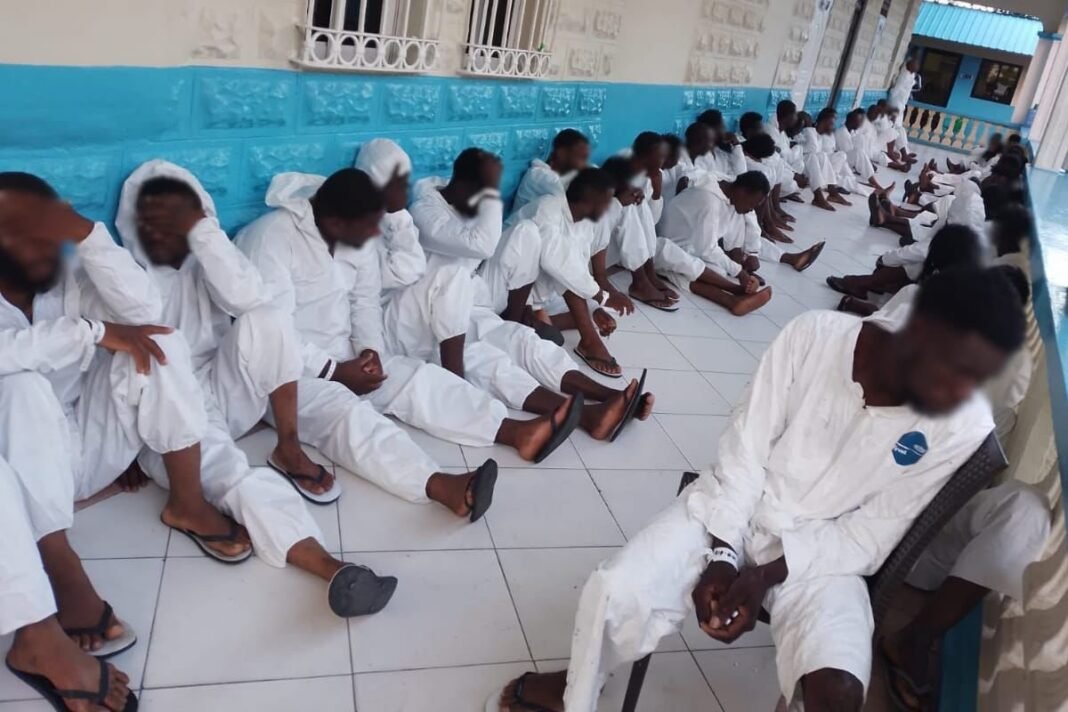 ¡Aterrizando de una! Migración deportará haitianos que intentaban cruzar en ‘yola’ Migración deportará haitianos que intentaban cruzar en yola