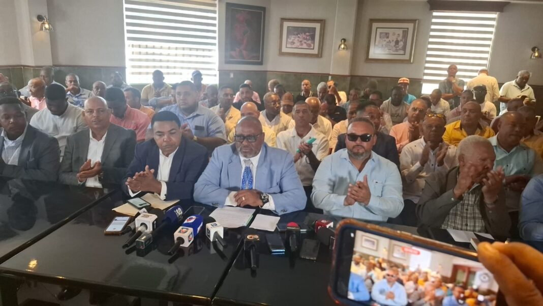 Pasajes estables: El sector transporte se las ‘juega’ por la gente, ¡qué ‘bacano’! El Sector Transporte Asegura Estabilidad en Precios de Pasajes