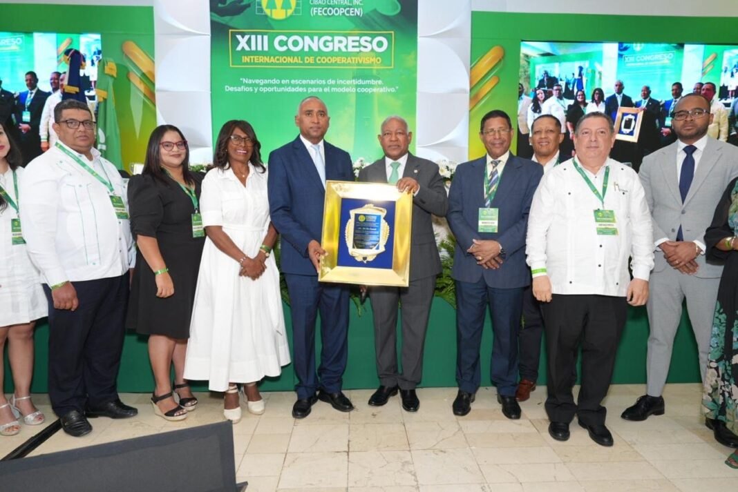 Julito Fulcar: Líder del Cooperativismo Dominicano