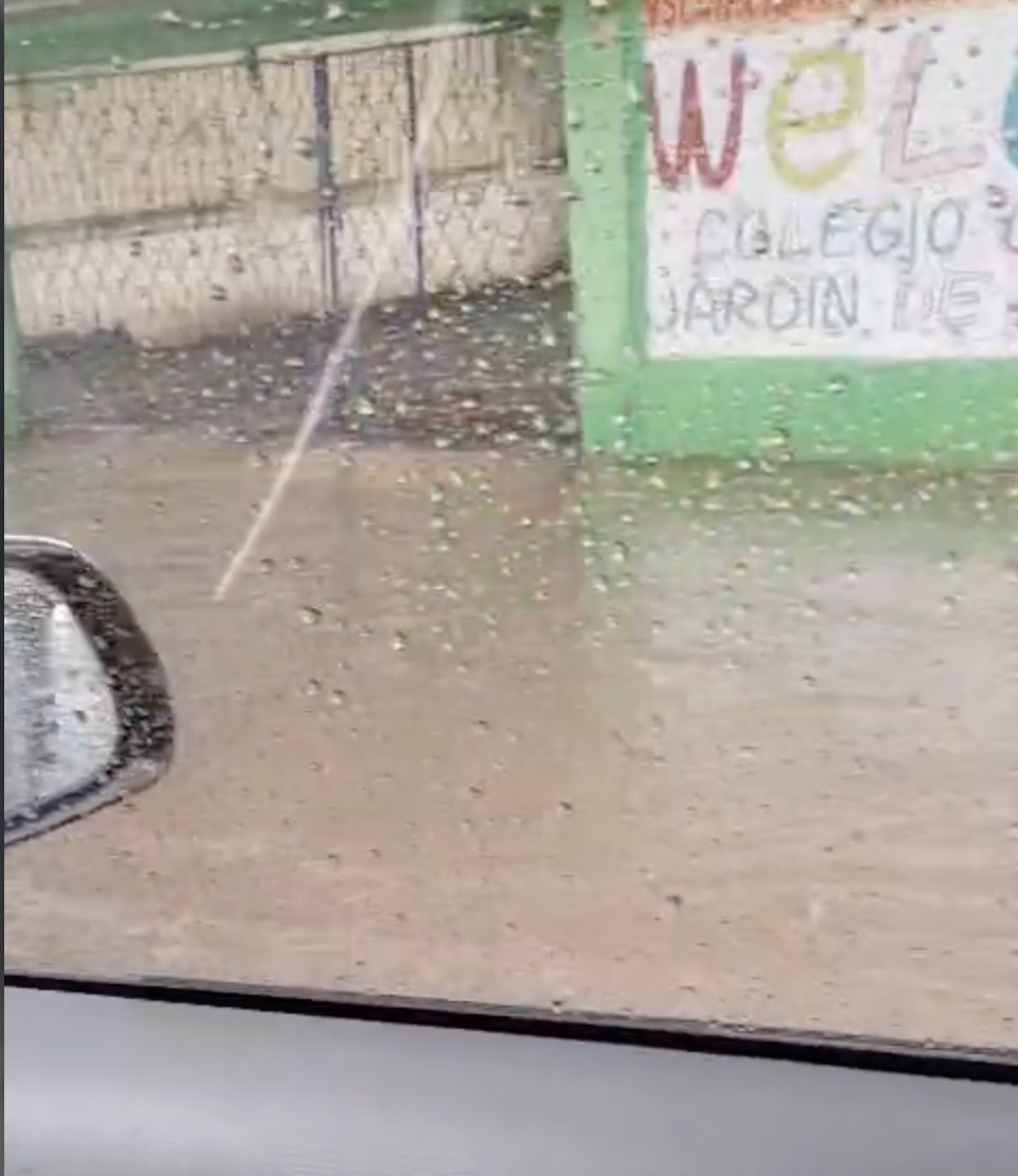 La República de Colombia, un Lío de Agua y Tapón