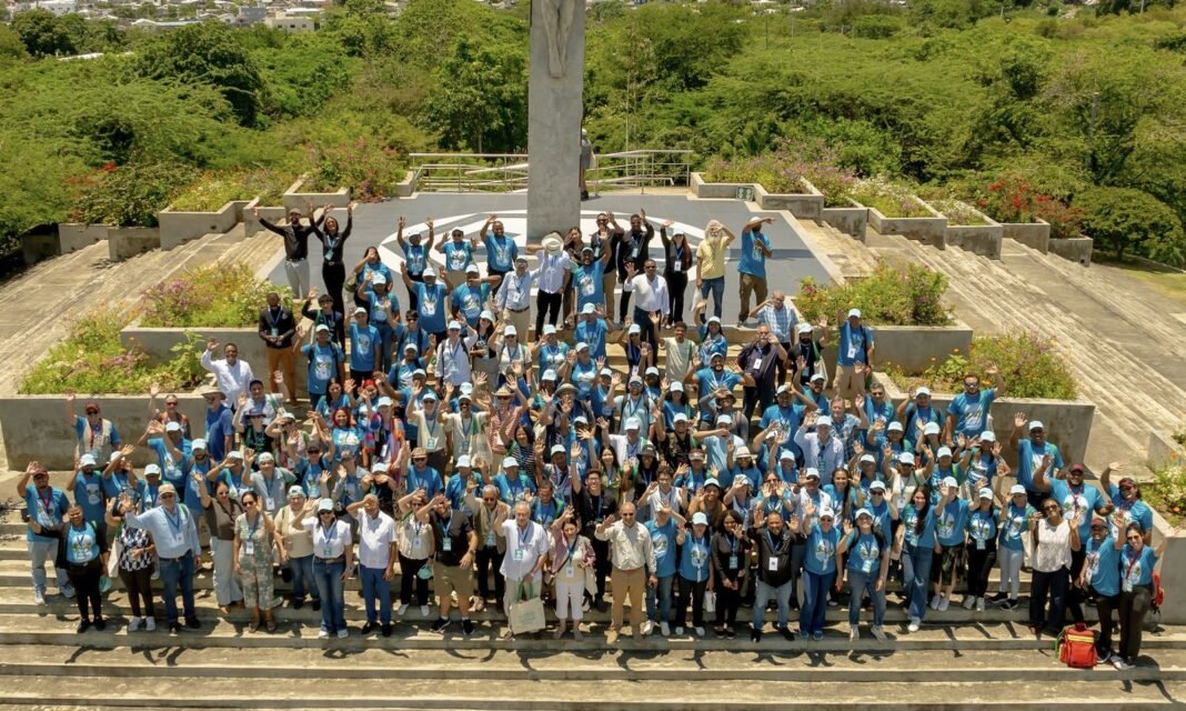 El Coro de la Conservación: Puentes Botánicos Cierra con un Junte Exitoso en Santiago