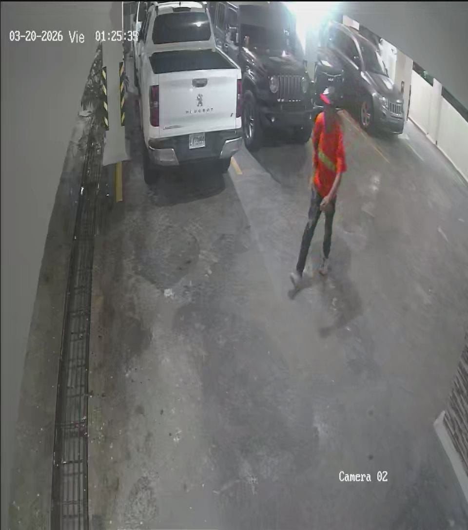 ¡Qué ‘Vaina’! Delincuente Desafía a la Policía en Villa Marina, Los Ríos Delincuente Desafía a la Policía en Villa Marina, Los Ríos