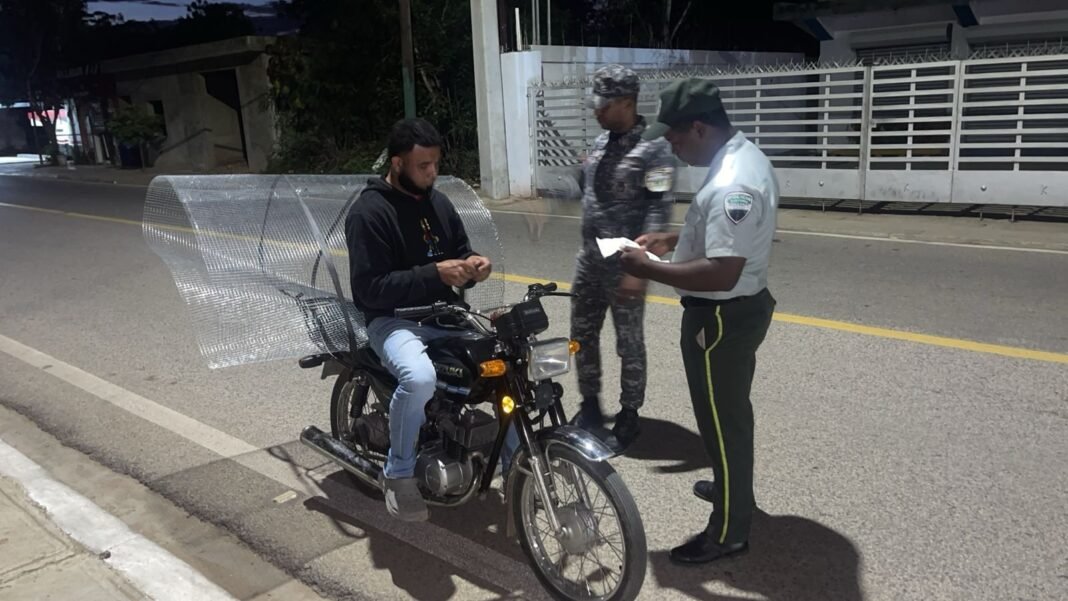 Digesett se pone la ‘pila’: ¡Luces al día para no ser un ‘fantasma’ en la vía! Digesett se pone la pila: Luces al día para no ser un fantasma en la vía