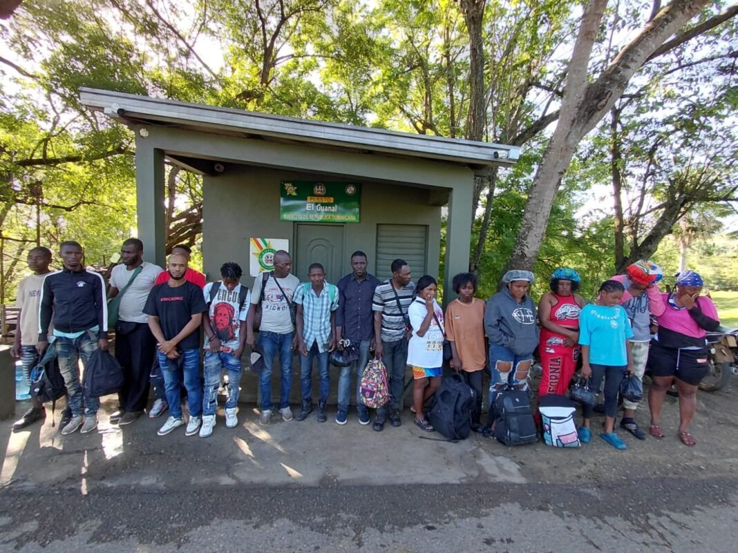 Ejército Intercepta Jeepeta con Indocumentados en Santiago Rodríguez